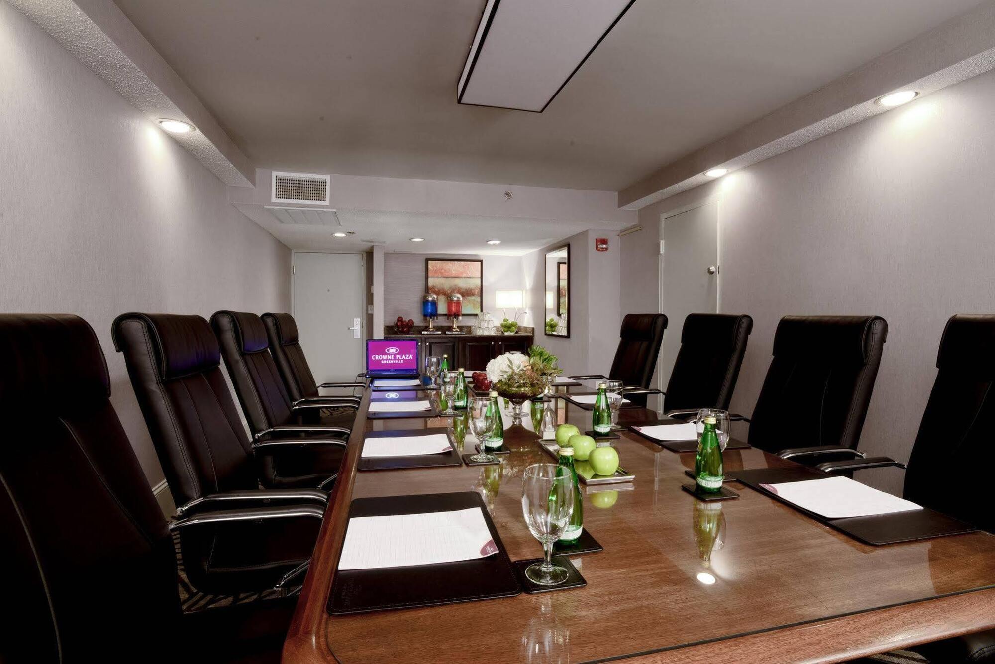 Crowne Plaza Greenville By Ihg Экстерьер фото